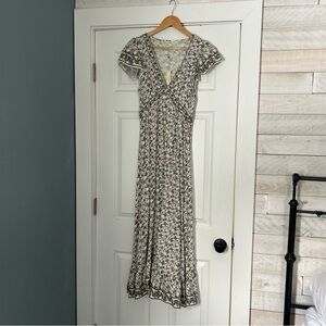 Max Studio Spring Summer Floral White Blue NWT V-Neck Maxi Long Dress Medium